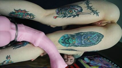 Глубокий вагинальный секс на большом и толстом длинном члене