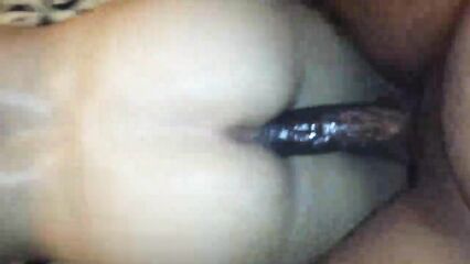 Девушка вспотела от траха с черным большим членом