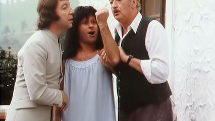 А ну-ка, девочка, разденься! (1973) Эротическая комедия для взрослых