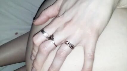 Русское порно: Длинный тонкий член засунул в тугую попку