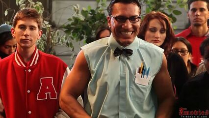 Месть Ботаников: Официальная порно пародия XXX