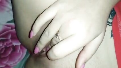 Домашнее видео: Татарочка ласкает себя и кончает.