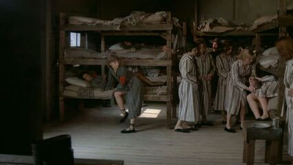 Лагерь СС №5: Женский ад (1977) эротический фильм [RUS]